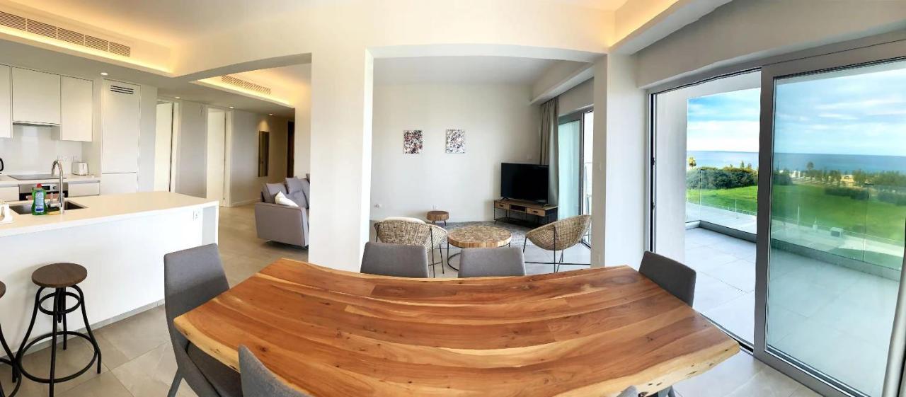 Emerald Suites 普罗塔拉斯 外观 照片