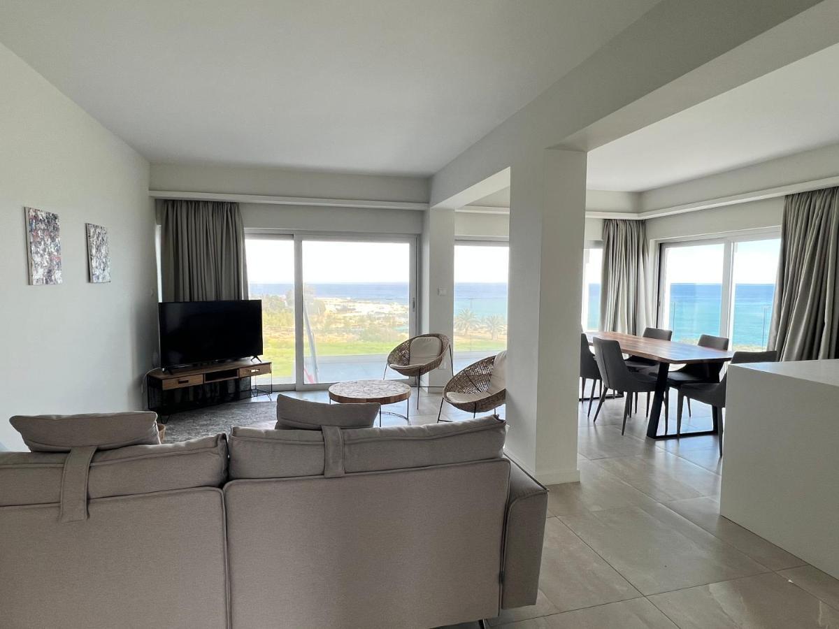 Emerald Suites 普罗塔拉斯 外观 照片