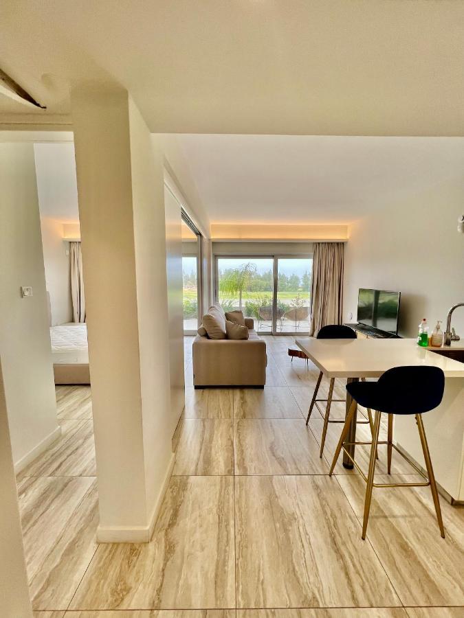 Emerald Suites 普罗塔拉斯 外观 照片